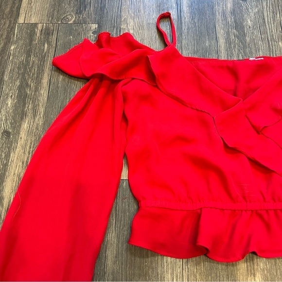 Women’s H&M divided Red ruffle cold shoulders Crop Top Size 4 - Picture 11 of 12